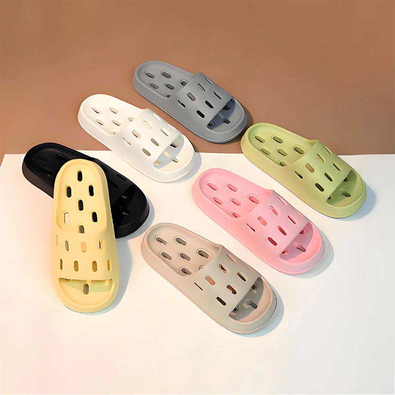 Salle de bain creux à séchage rapide des pantoufles