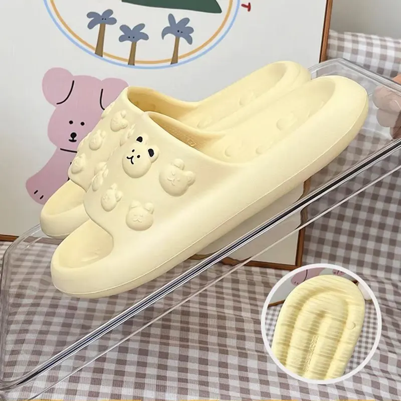 Slippers de l'ours